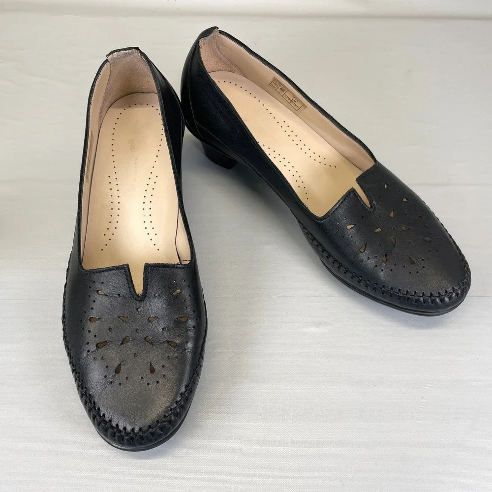SAS Sonyo Pumps Womens Size 7.5 W Black Leather Perforated Slip On Comfort Shoes